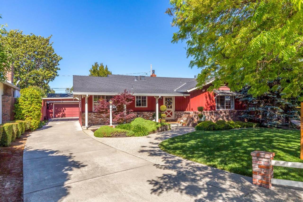 1611 Creek Dr - Photo 1