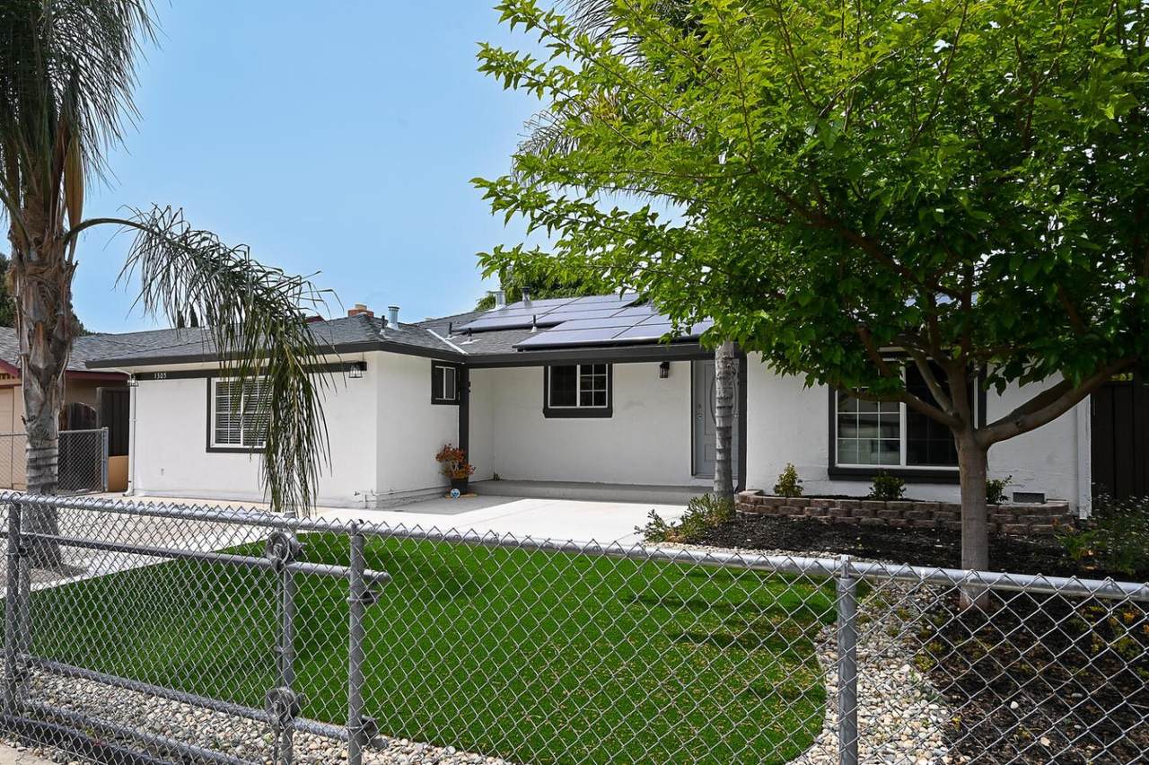 1305 Loupe Ave - Photo 1