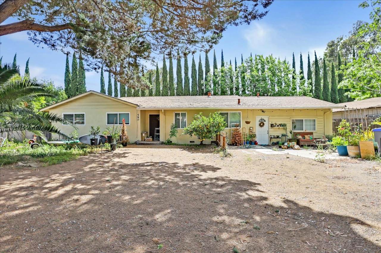 590 Lambert Way - Photo 1