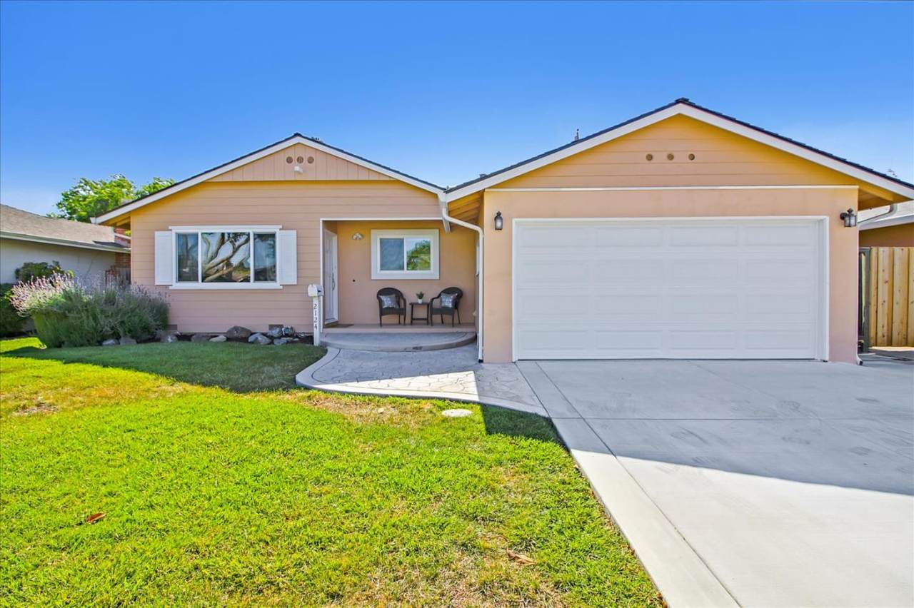 2124 Briarwood Dr - Photo 1