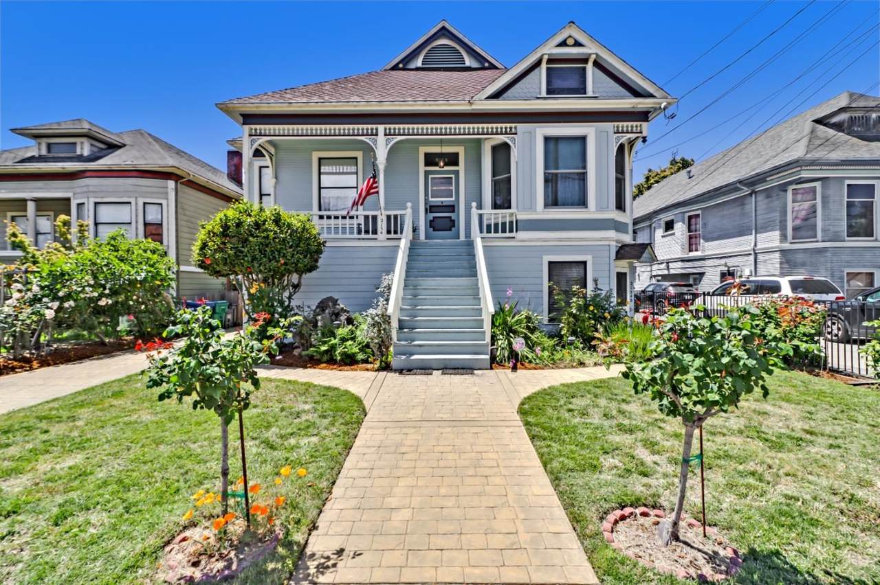 2154 Lincoln Ave - Photo 1