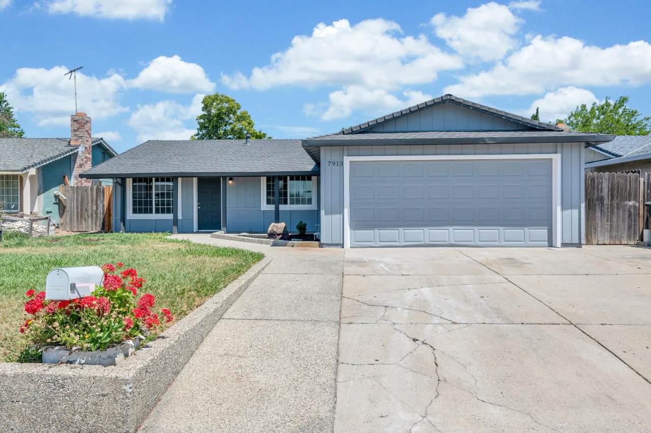 7913 Deer Lake Dr - Photo 1