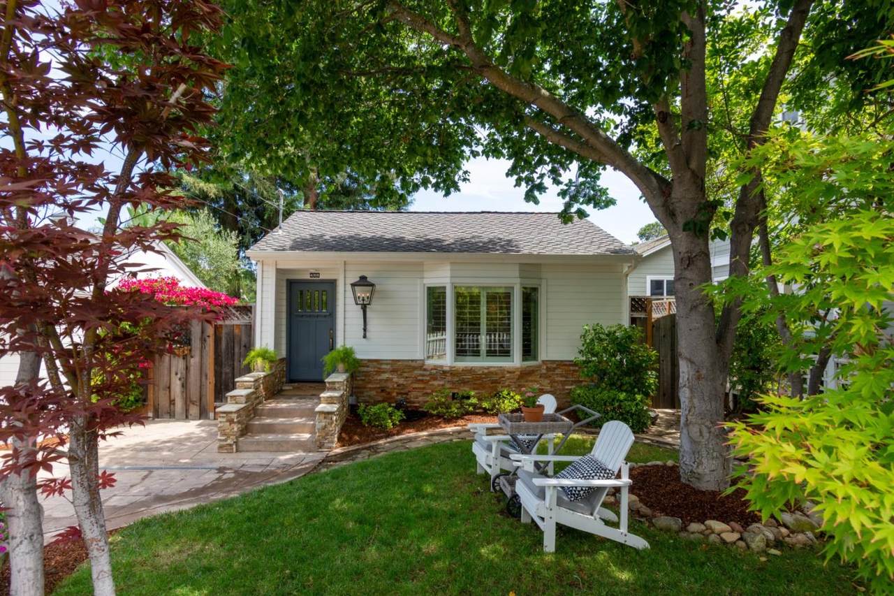 496 Bird Ave - Photo 1