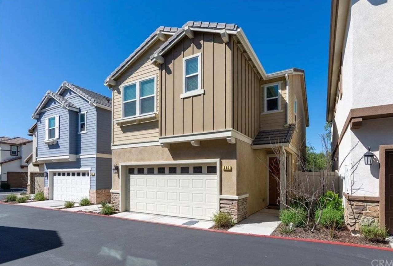 325 Oak Hill Rd - Photo 1