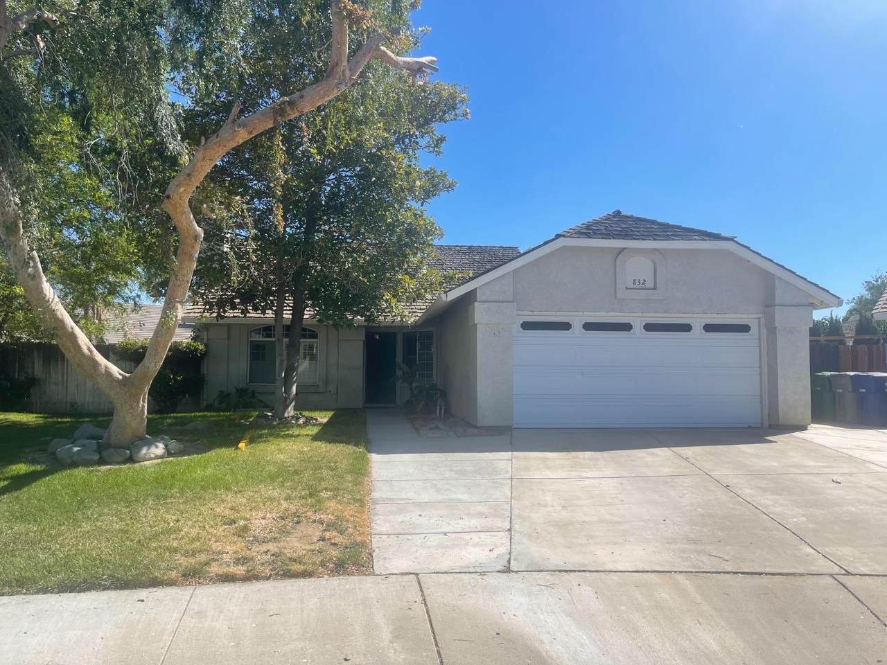 832 Mesa Ct - Photo 1