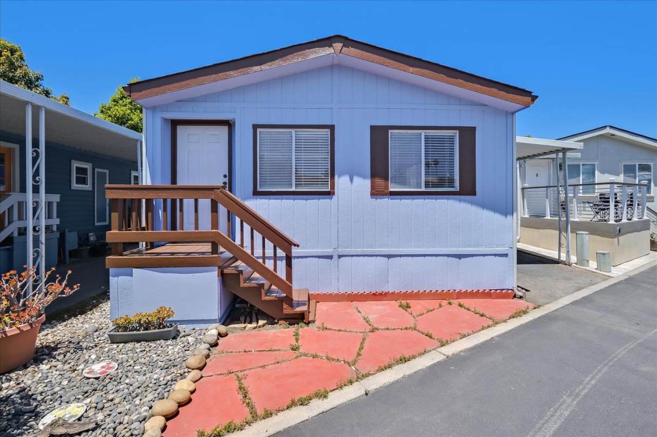 1555 Merrill #5 - Photo 1