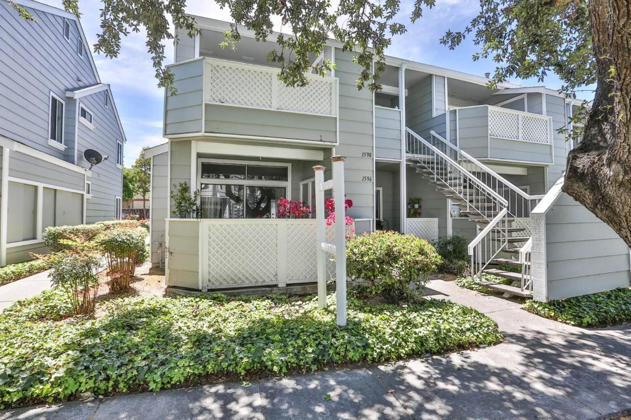 1596 Thornleaf Way - Photo 1