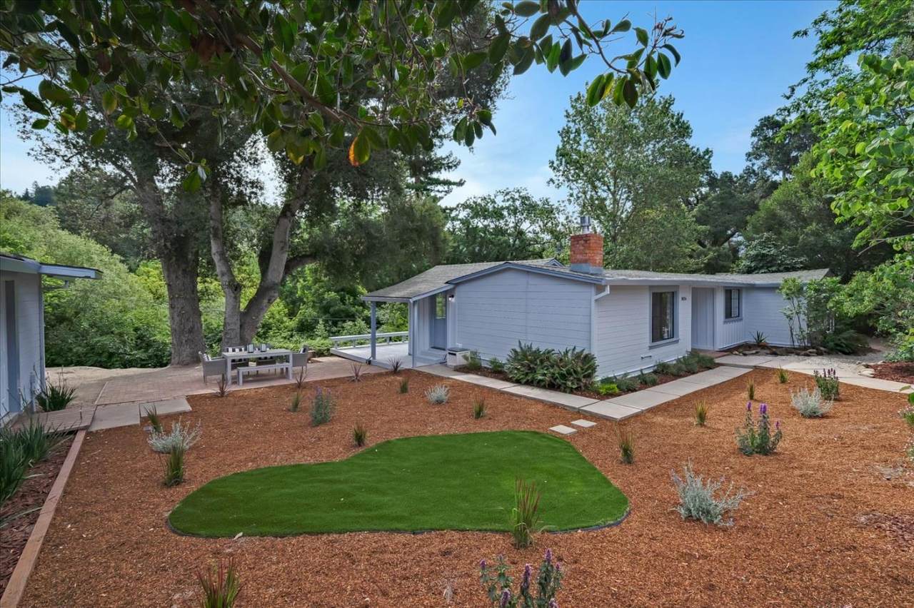 8056 Newton Dr - Photo 1