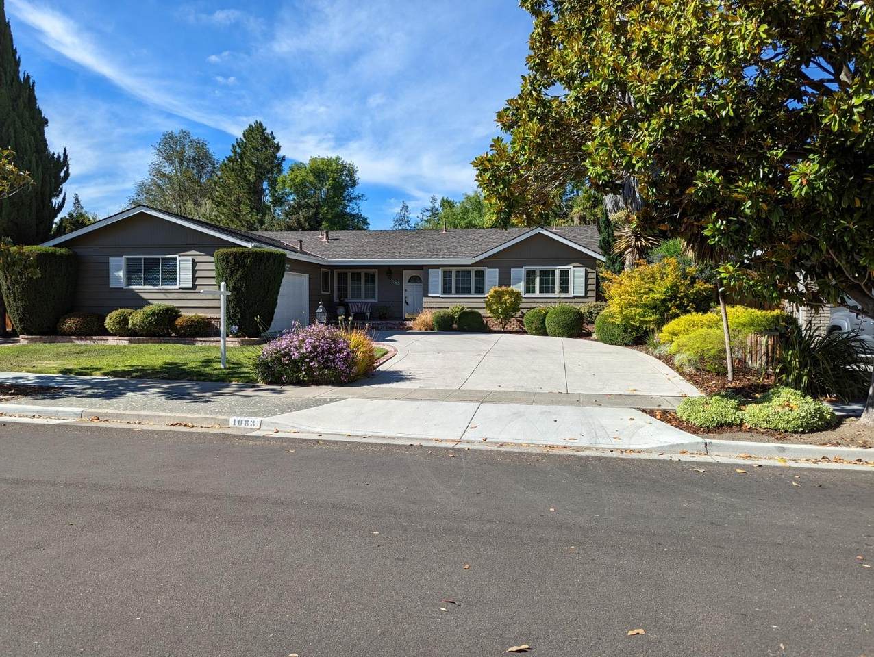 1083 Rockefeller Dr - Photo 1