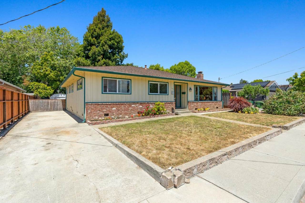 1401 Lido Way - Photo 1