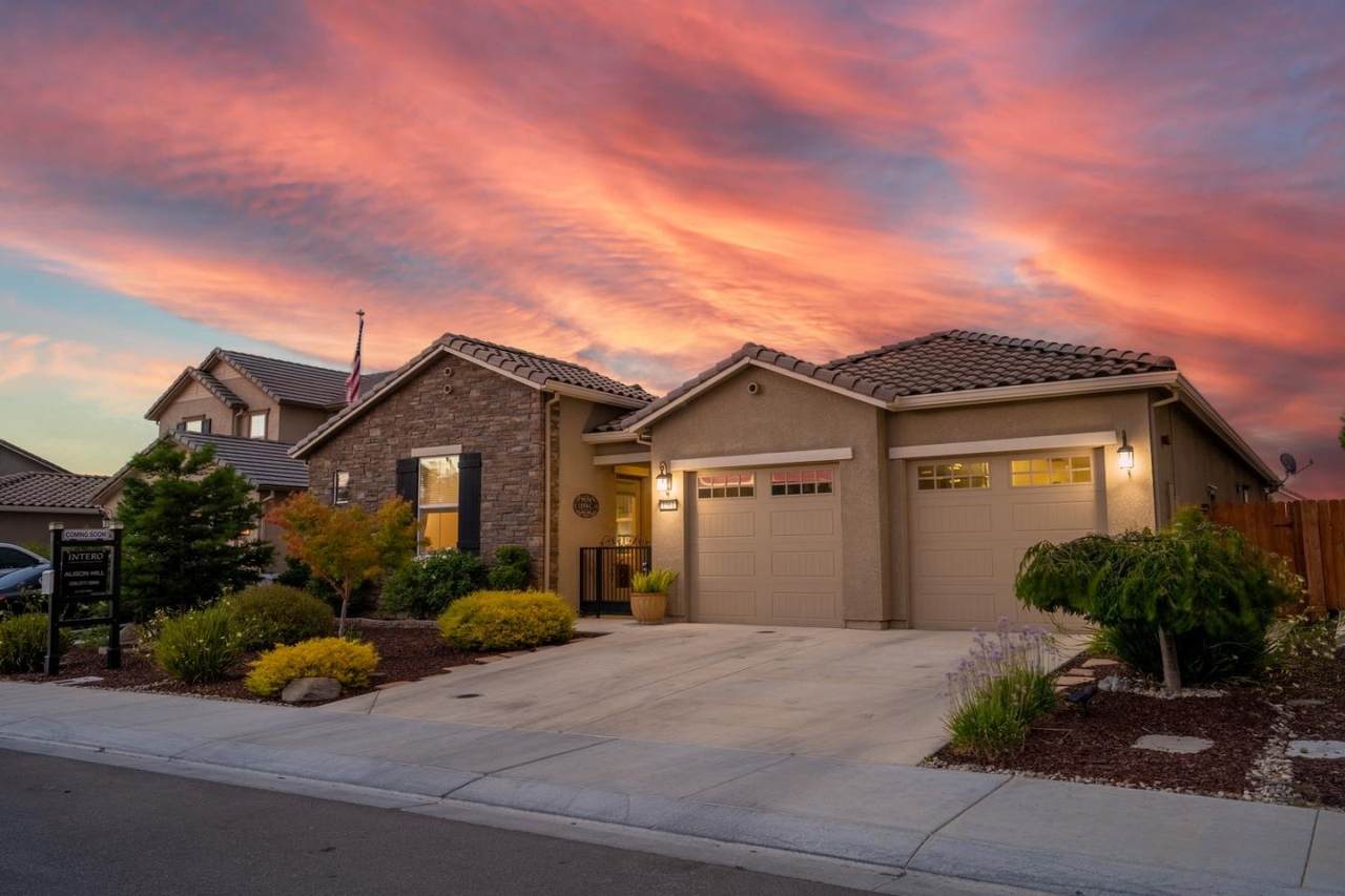 1581 Lily Ct - Photo 1