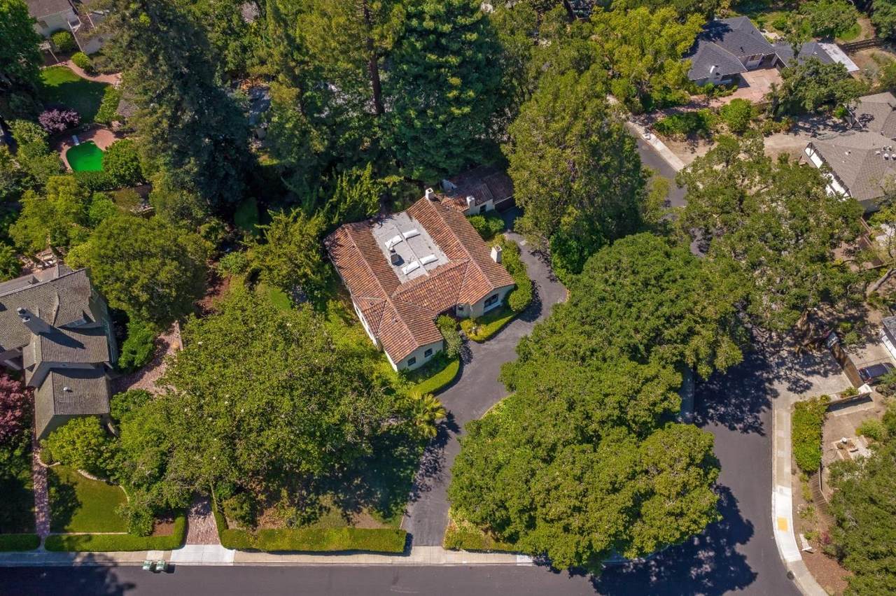 53 Lloyden Dr - Photo 1