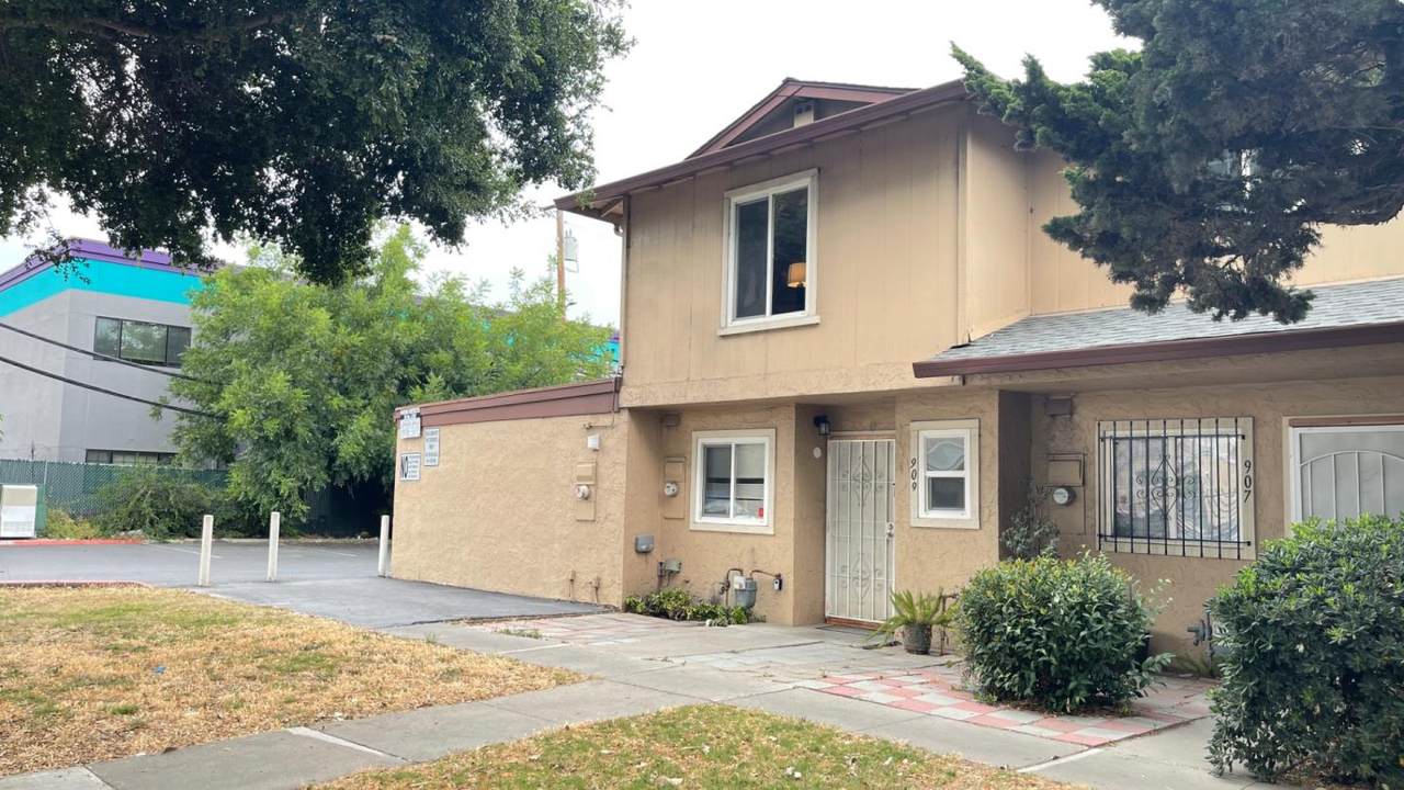 909 Bellhurst Ave - Photo 1