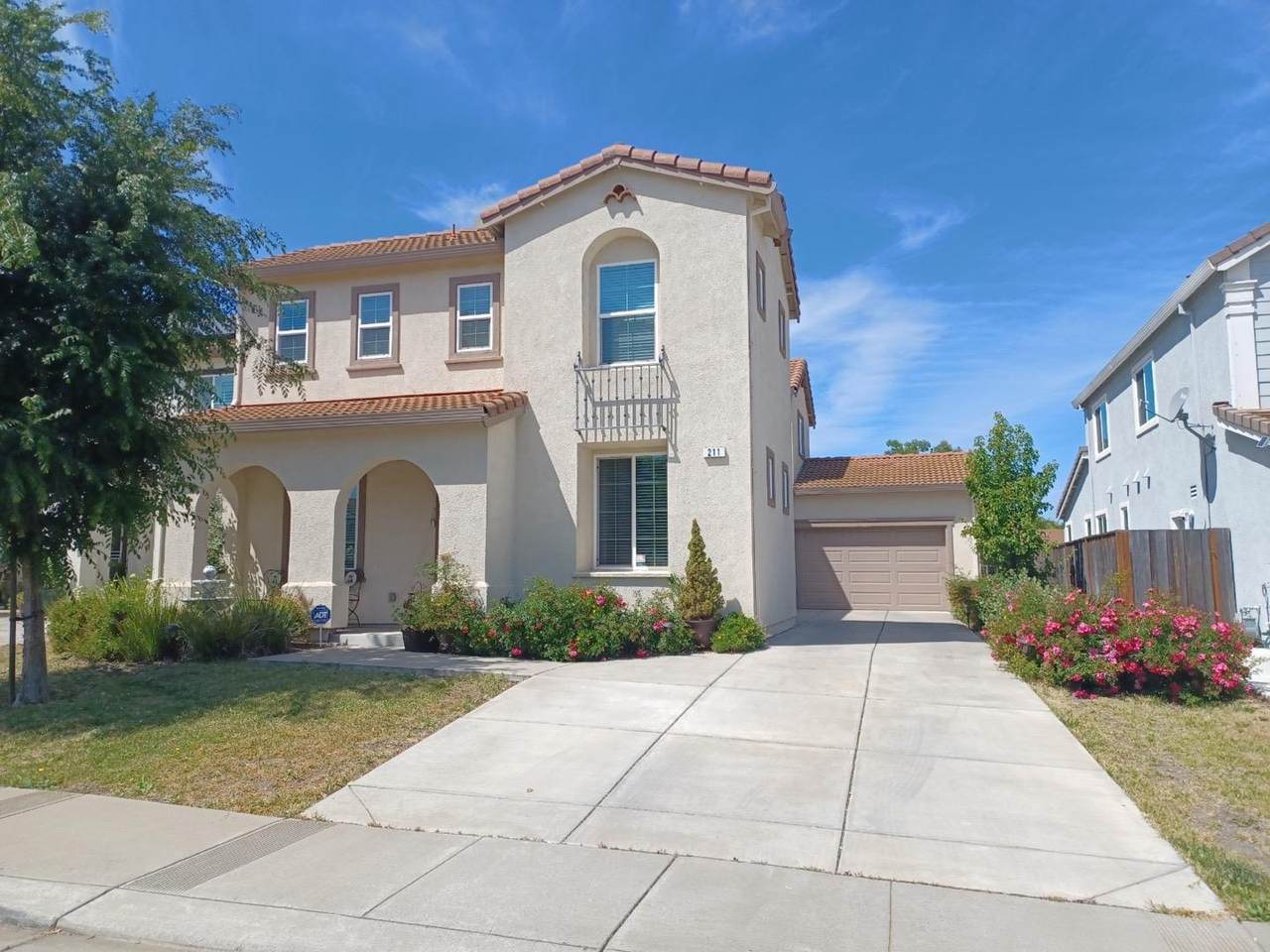 211 Sienna Ct - Photo 1
