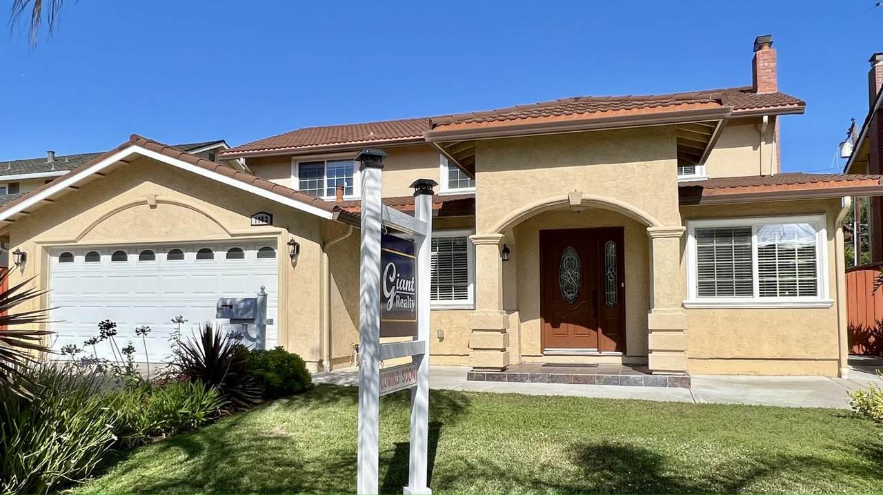 1063 Oaktree Dr - Photo 1