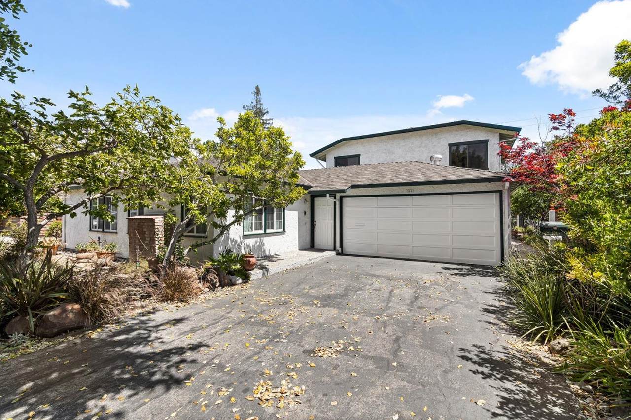 866 Bruce Dr - Photo 1