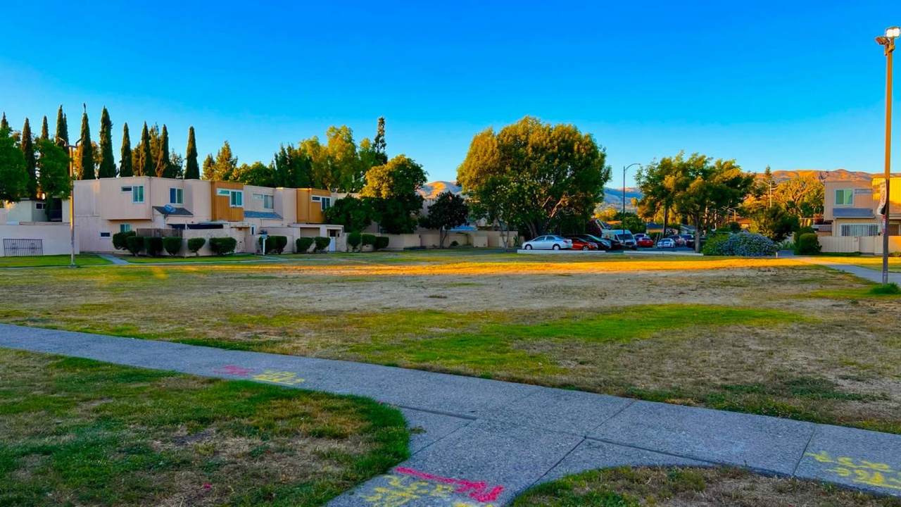 2160 Luz Ave - Photo 1