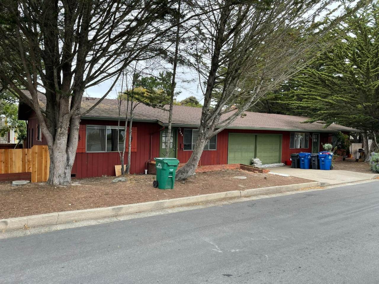 682 Sinex Ave - Photo 1