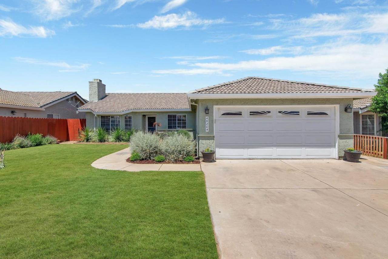 46204 Meadowbrook Dr - Photo 1