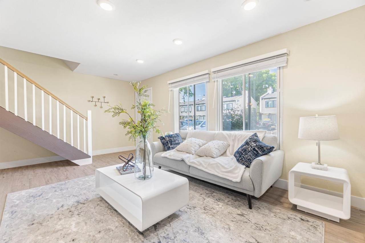1031 Clyde Ave 502 - Photo 1