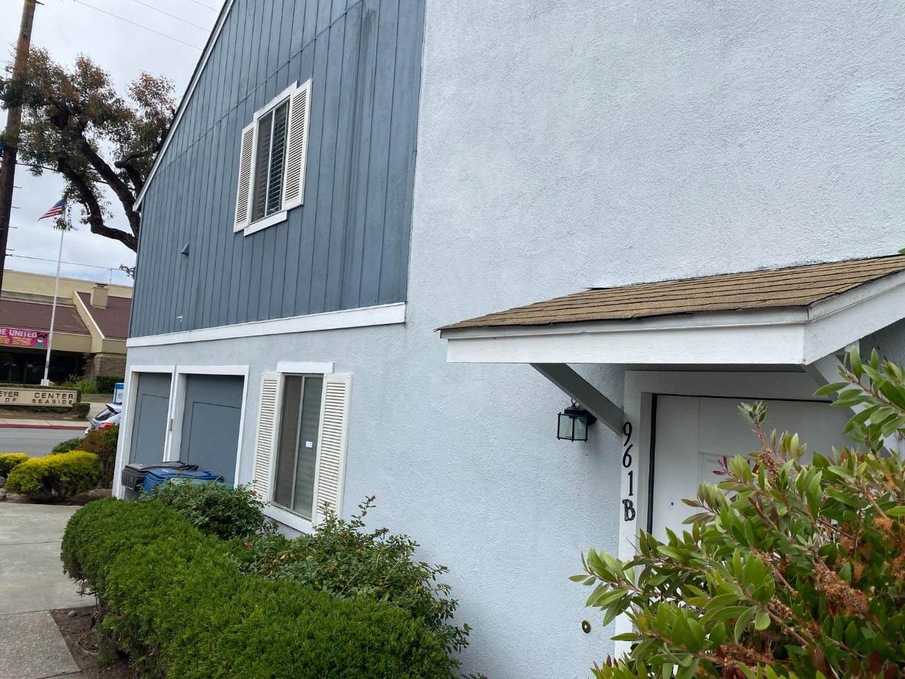 961 Hilby Ave B - Photo 1