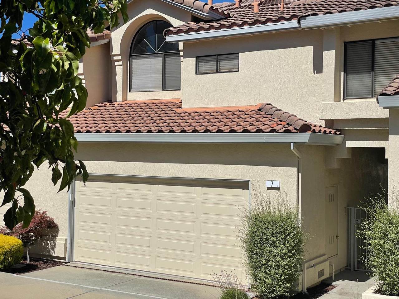 7 Marigold Ln - Photo 1