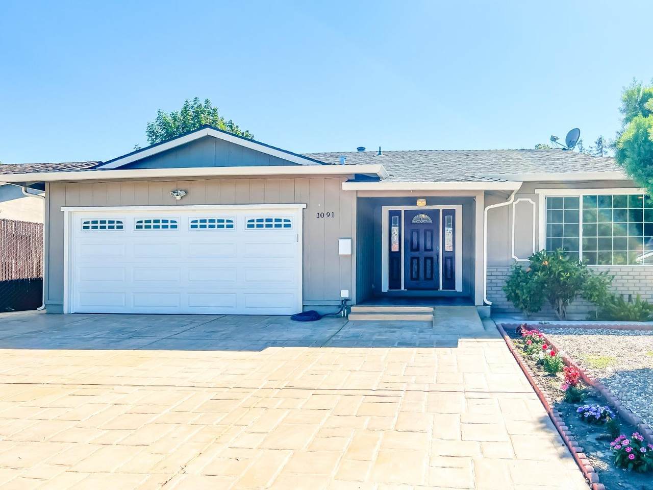 1091 Ruge Dr - Photo 1