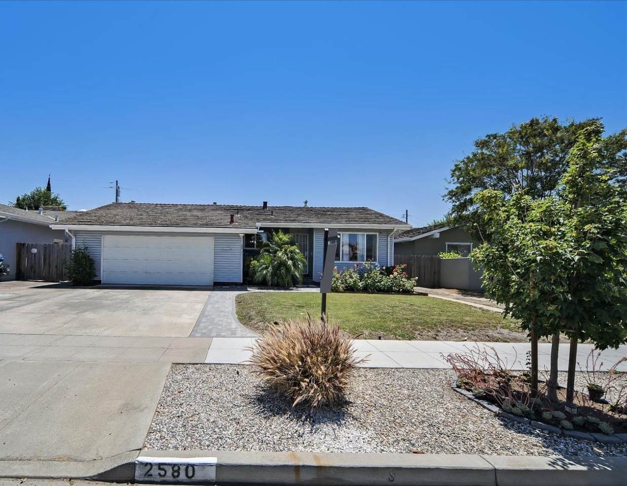 2580 Orinda Dr - Photo 1