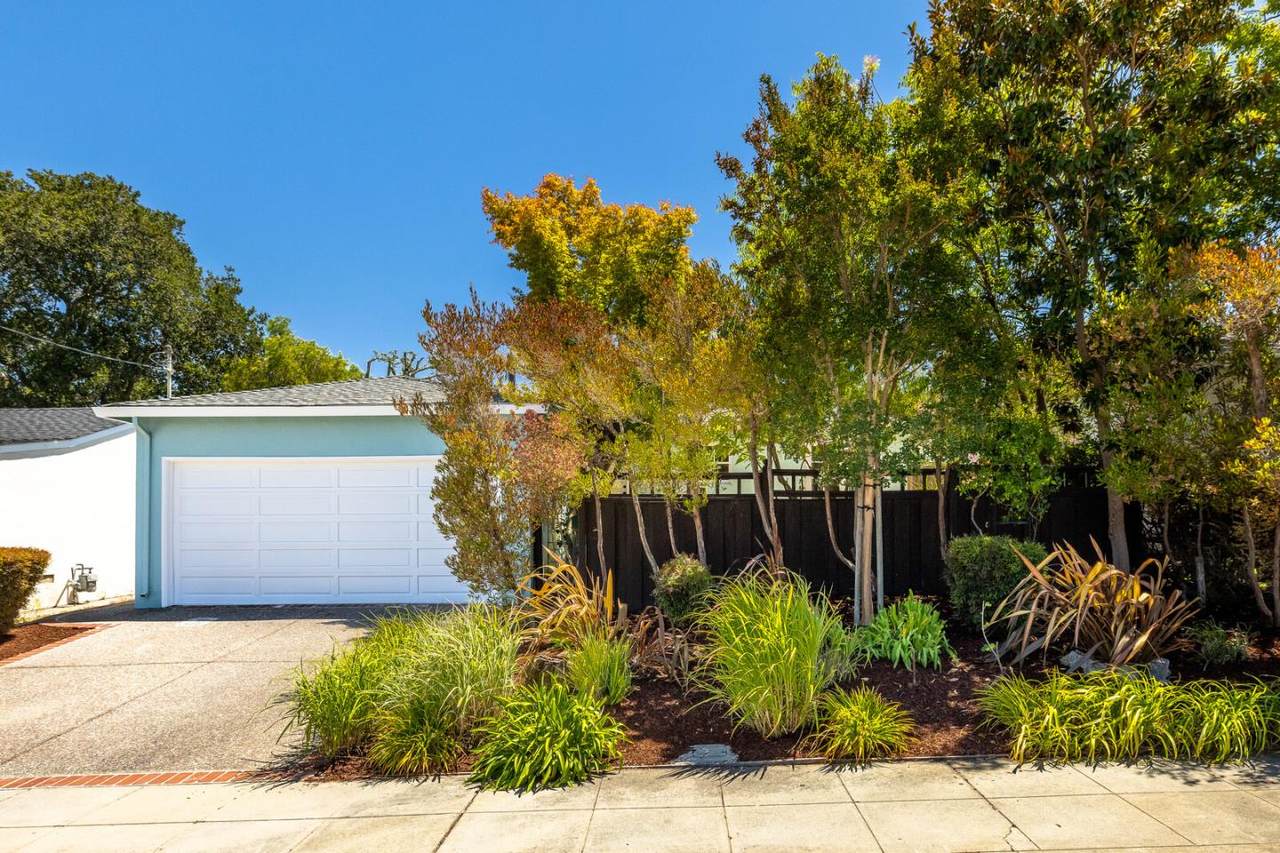415 Voelker Dr - Photo 1