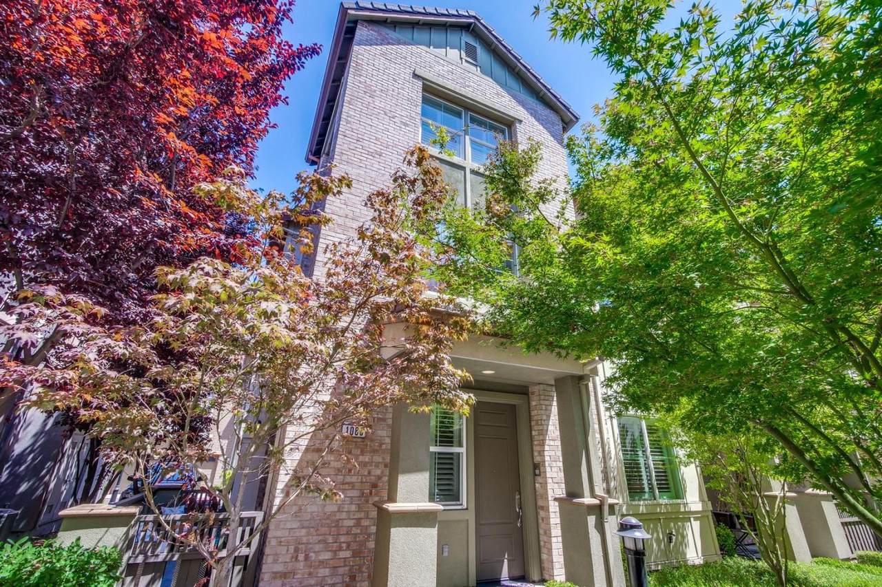 1088 Doheny Ter - Photo 1