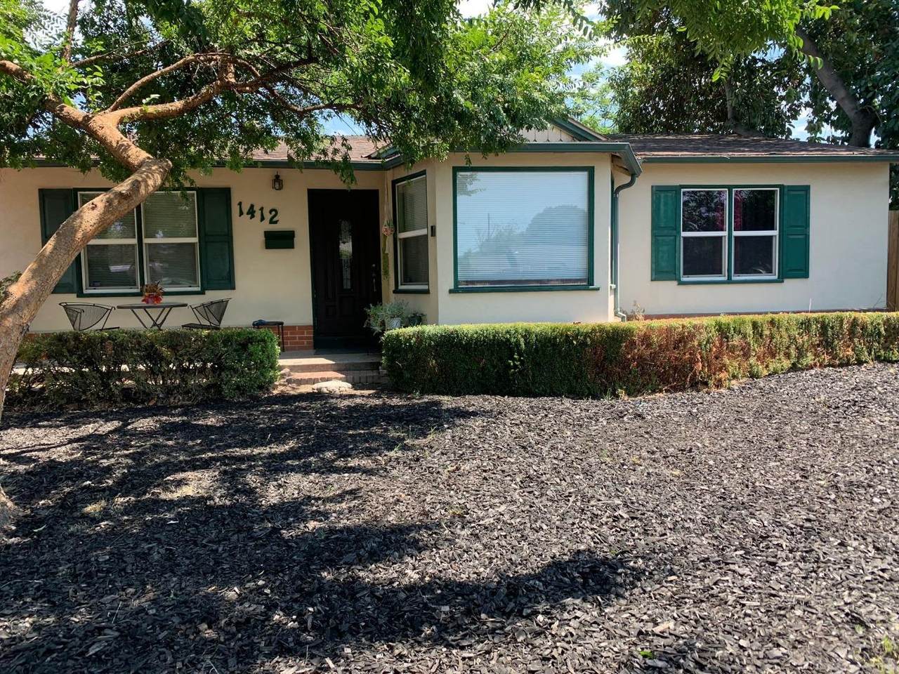 1412 Tully Rd - Photo 1