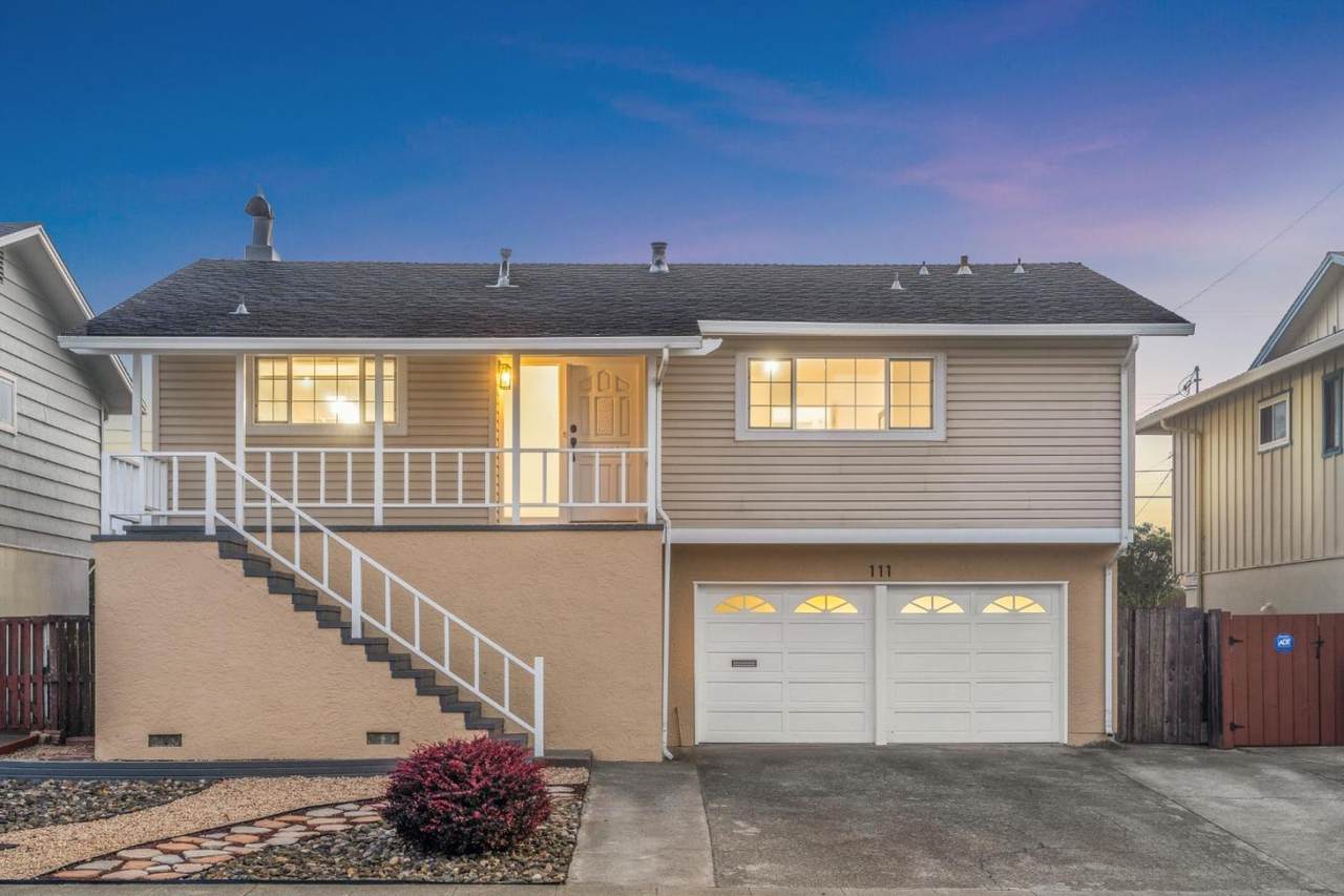 111 Lake Dr - Photo 1