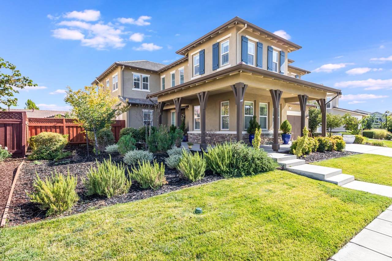 711 Aquino Way - Photo 1