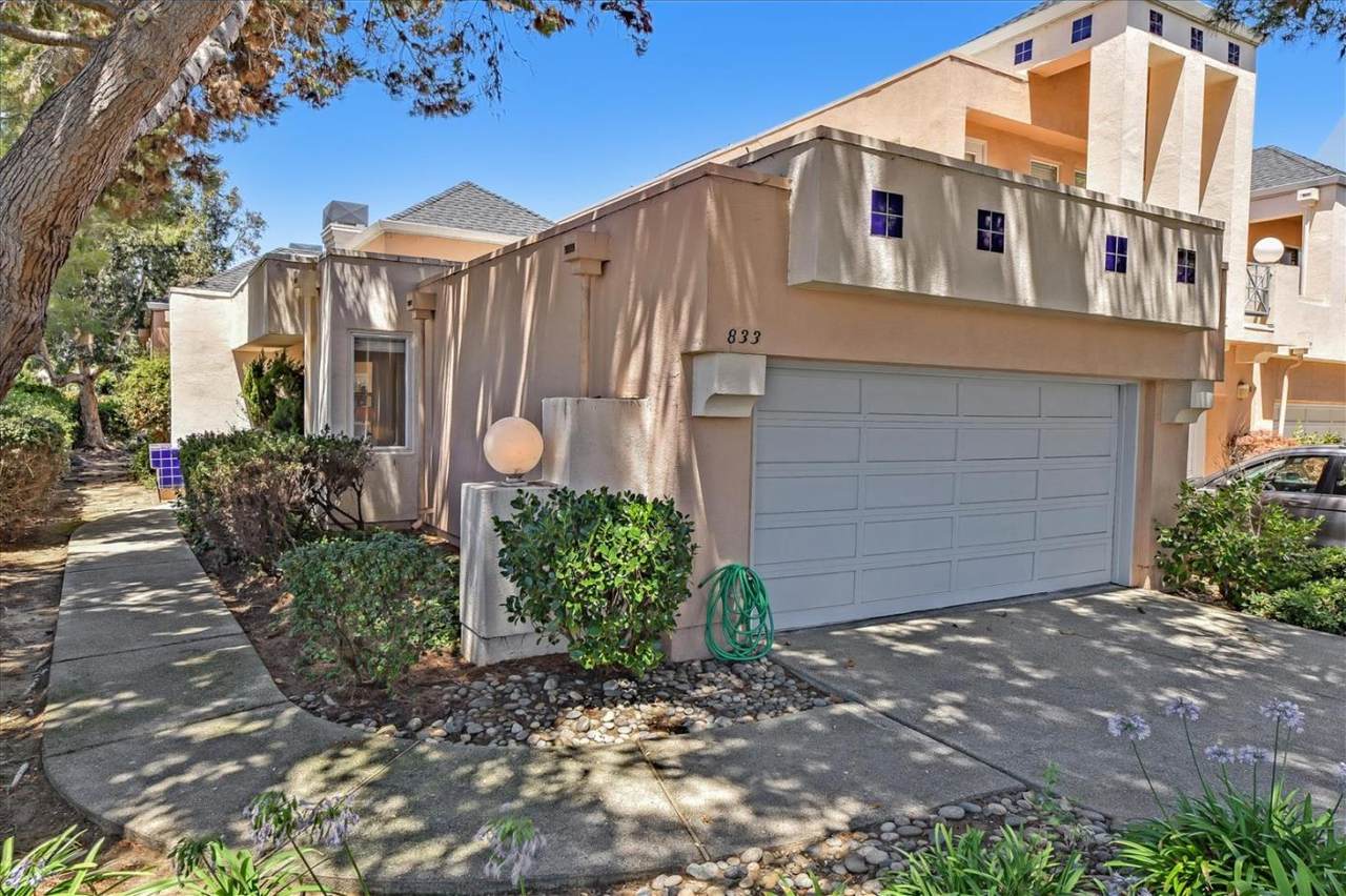 833 Lakeshore Dr - Photo 1