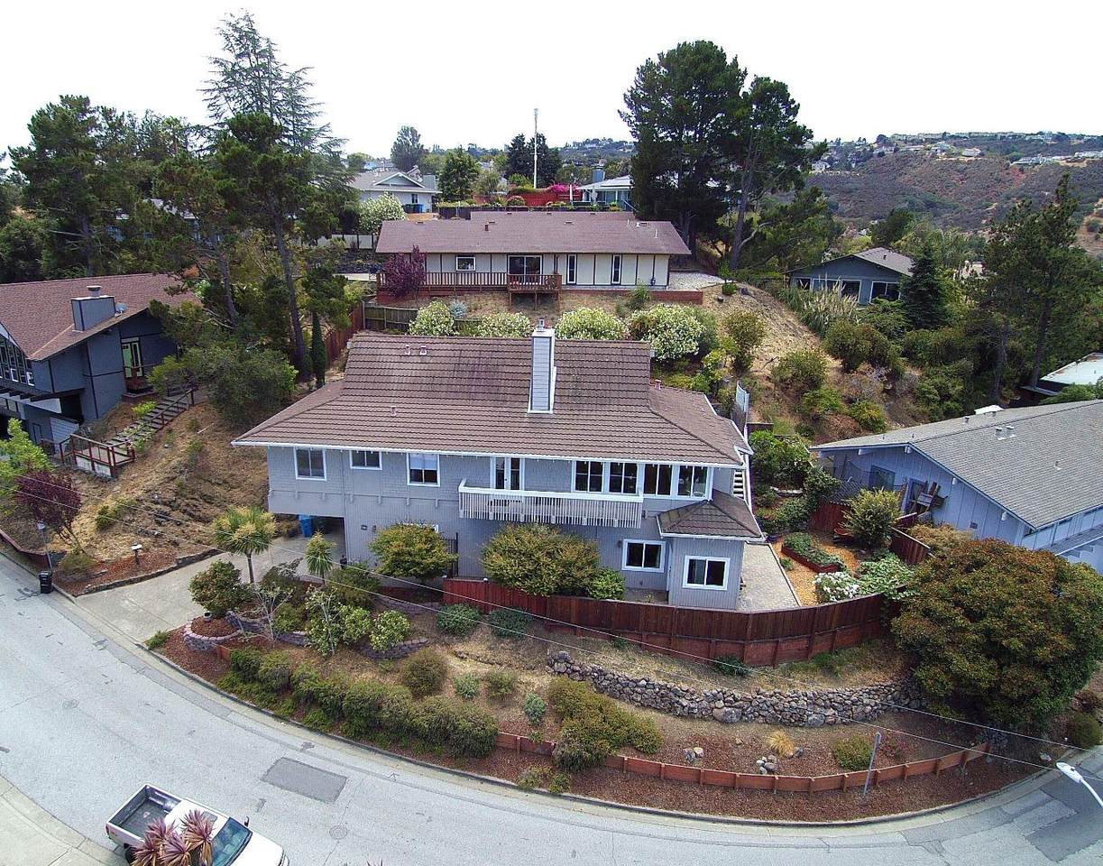 52 Exeter Ave - Photo 1