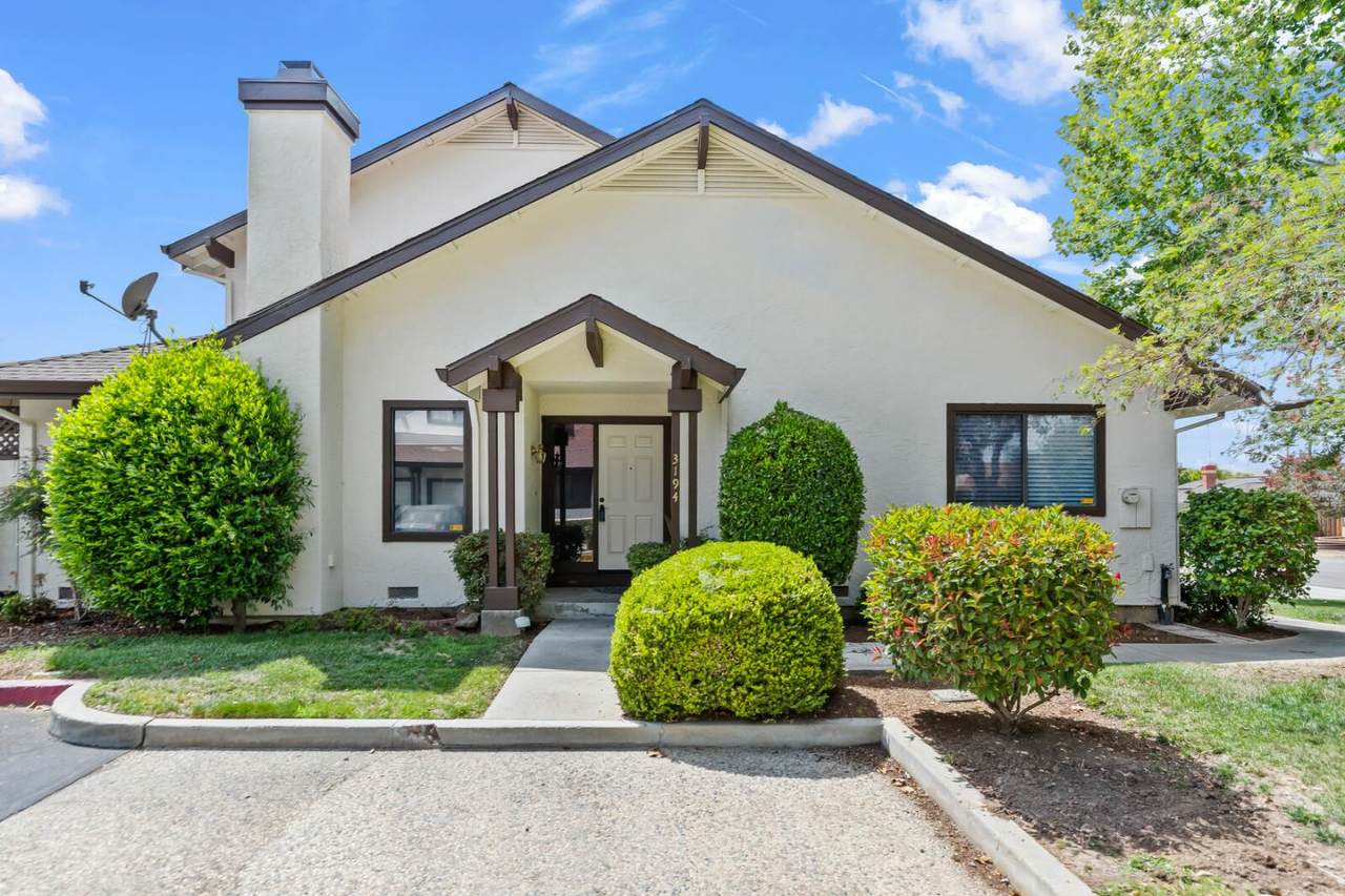 3194 Bluebird Dr - Photo 1