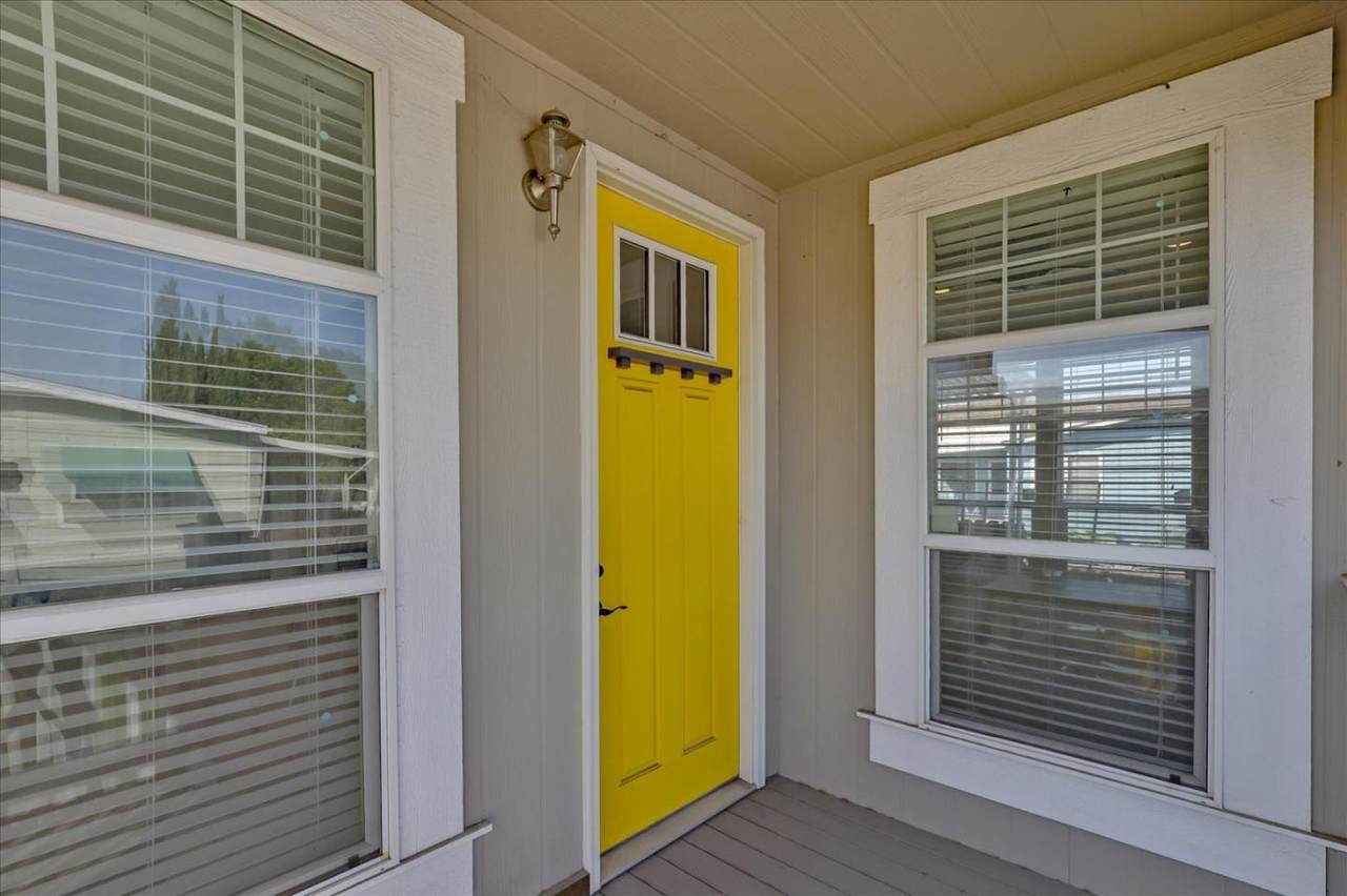 200 Burnett Ave 59 - Photo 1