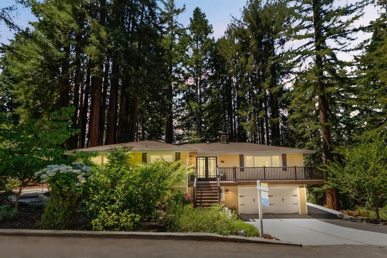 882 Cadillac Dr - Photo 1