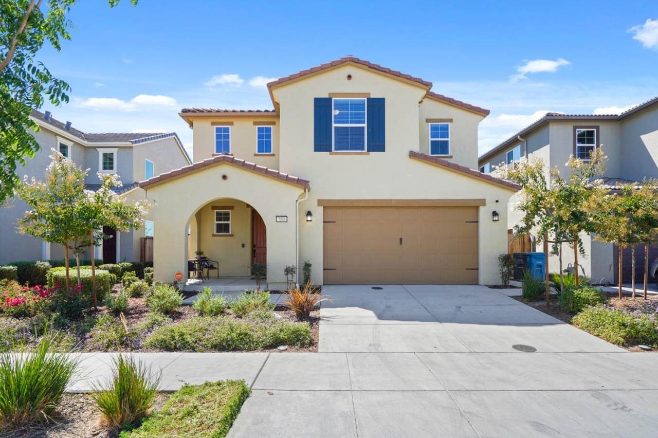 550 Alicante Dr - Photo 1