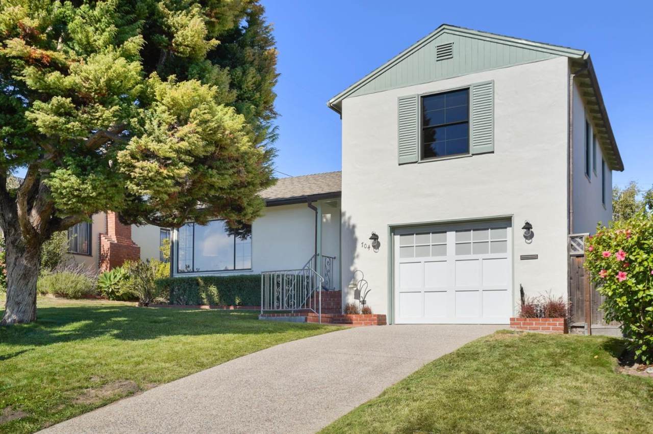 704 Cypress Ave - Photo 1