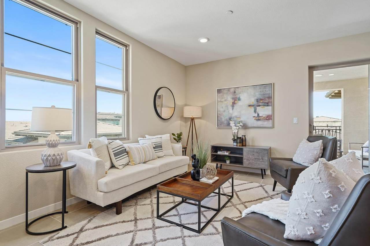 1053 Dewberry Pl 403 - Photo 1