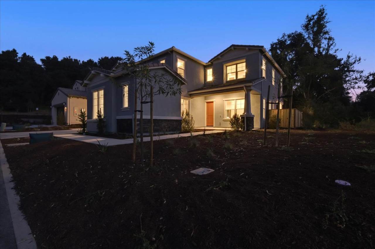 117 Village Ln - Photo 1