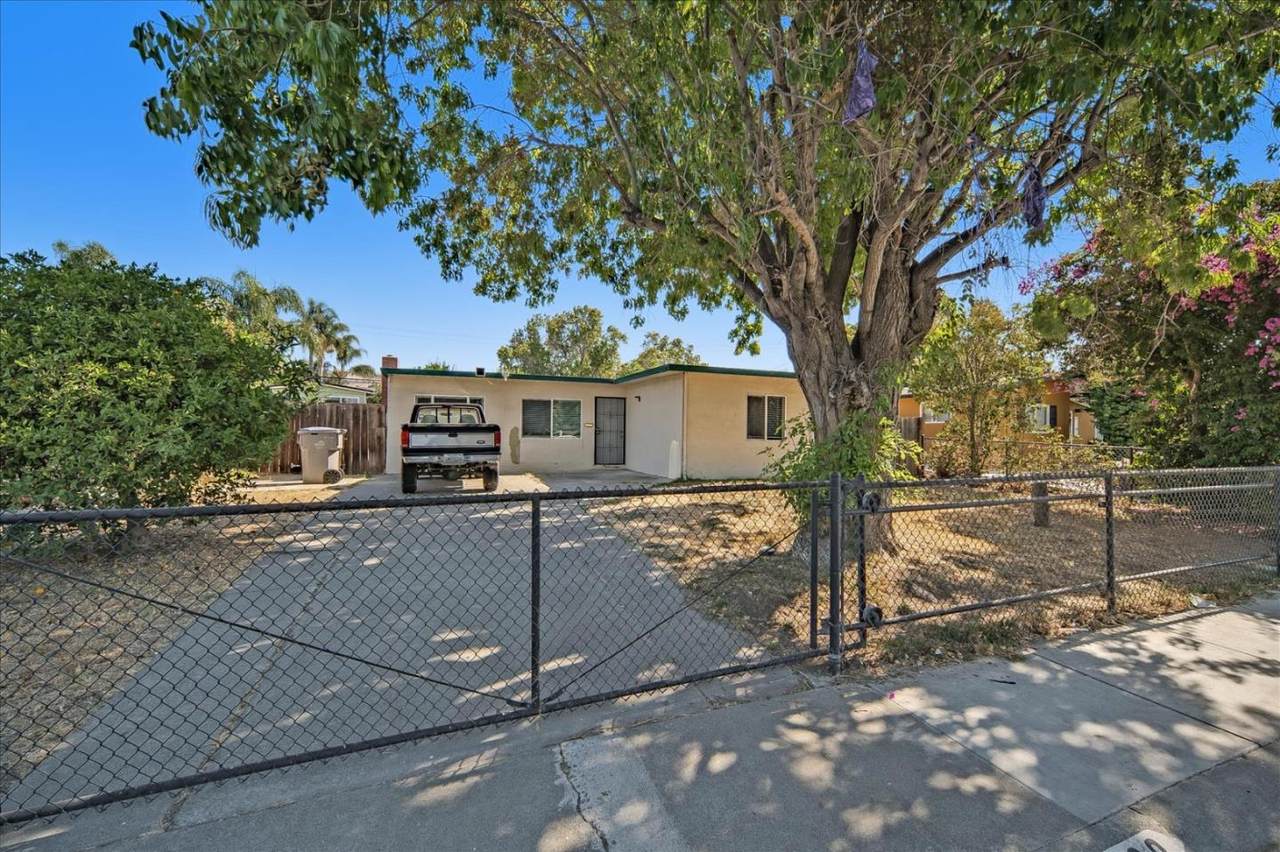 10230 Regan St - Photo 1