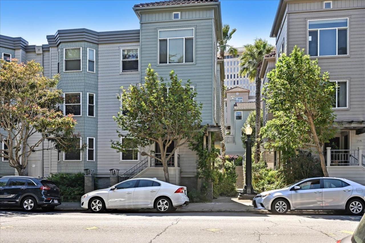 695 Frederick St - Photo 1