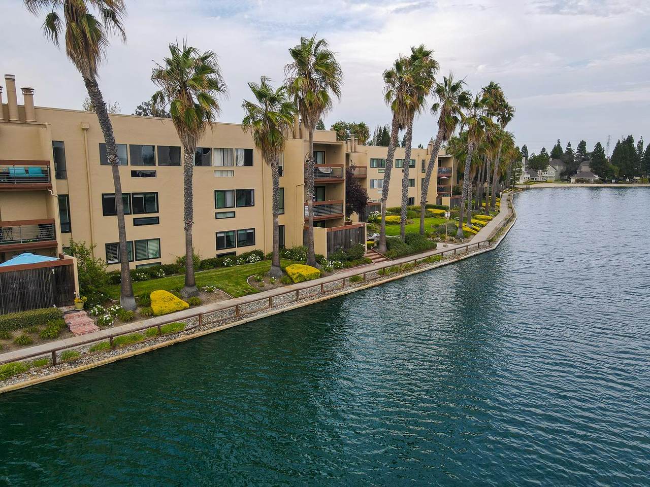 922 Beach Park Blvd 33 - Photo 1