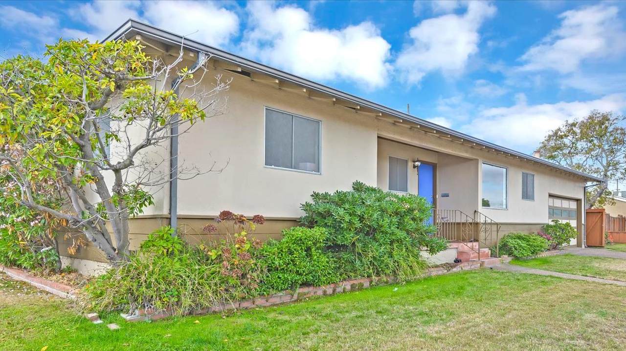 664 Bermuda Dr - Photo 1