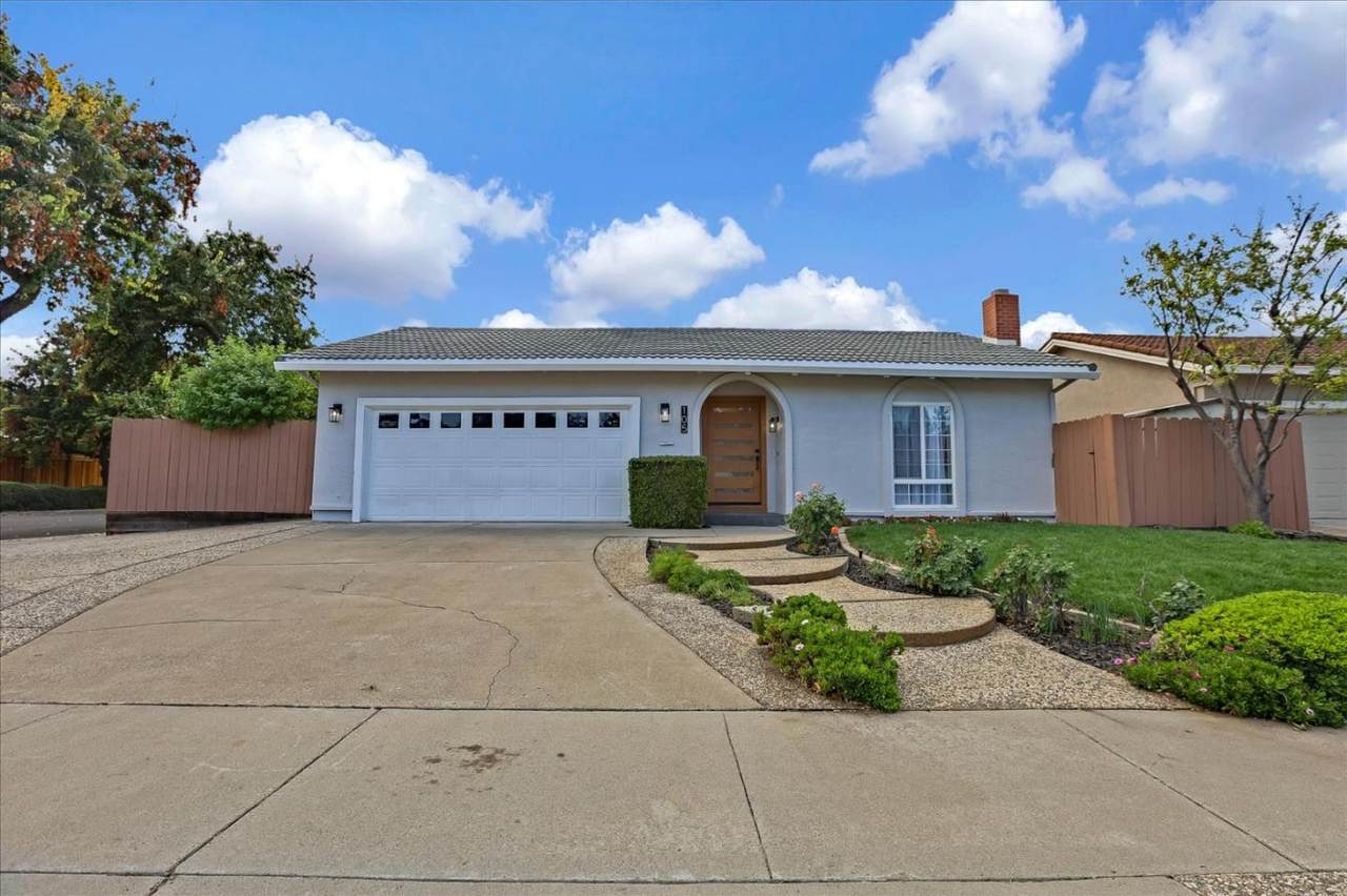 105 Del Prado Dr - Photo 1