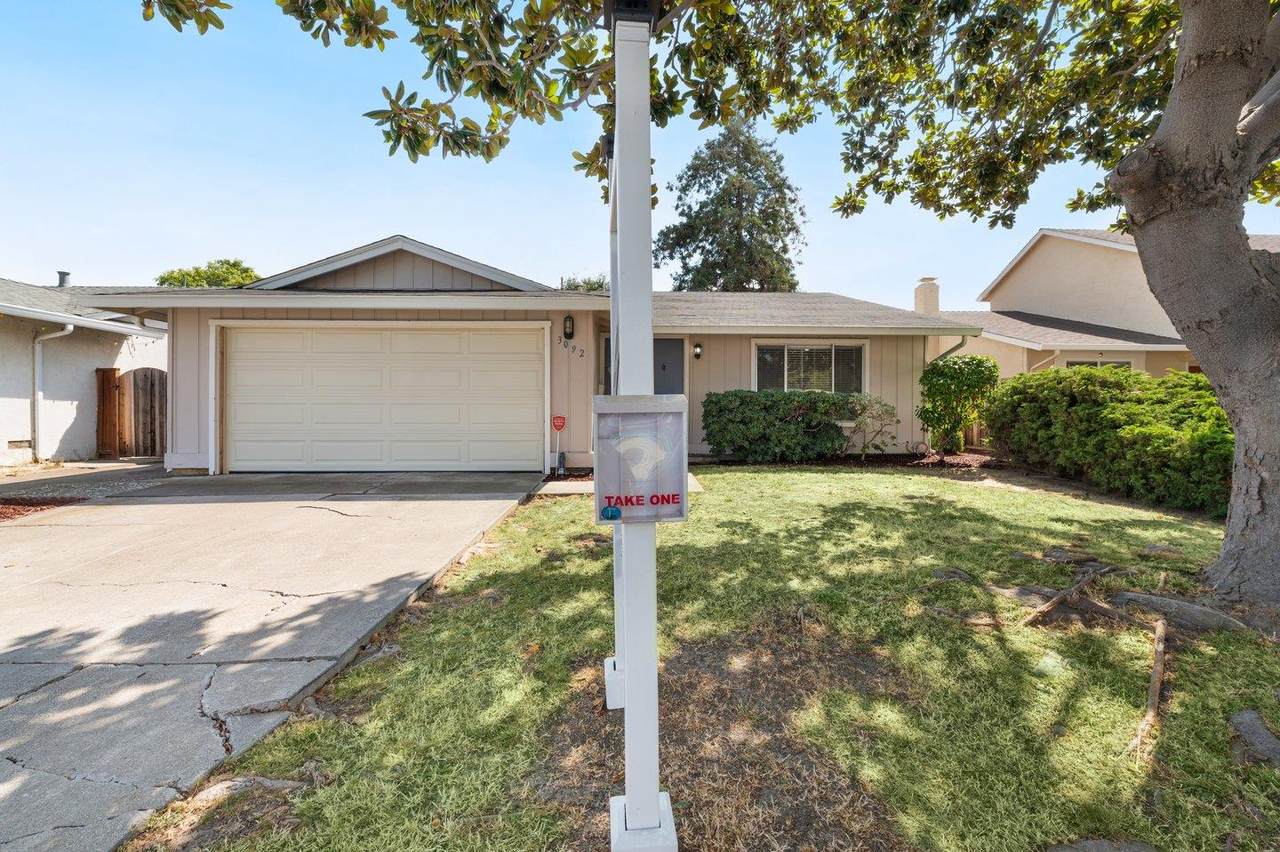 3092 San Andreas Dr - Photo 1