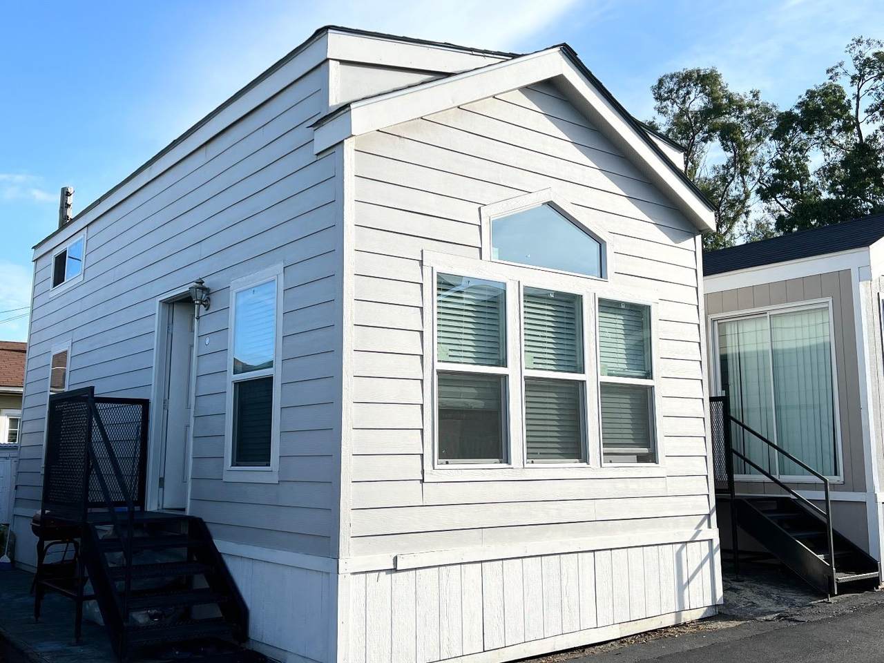 1468 Grand Ave 18 - Photo 1