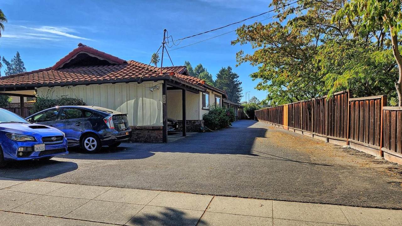 400 Tyrella Ave - Photo 1